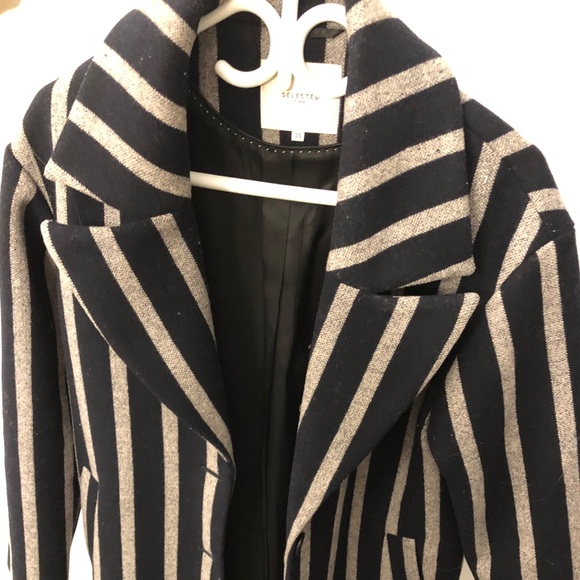 Coat - Picture 2 of 3